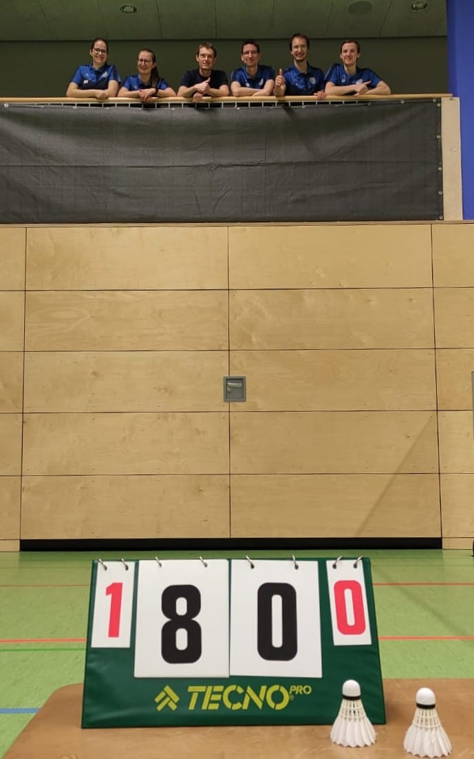 Wir haben die Tribüne für Gäste geöffnet und freuen sehr uns über rege Zuschauerbeteiligung!